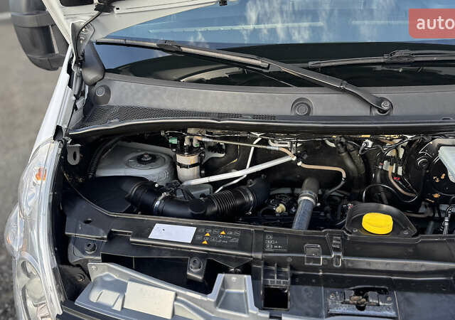 Білий Рено Мастєр, об'ємом двигуна 2.3 л та пробігом 360 тис. км за 17899 $, фото 14 на Automoto.ua