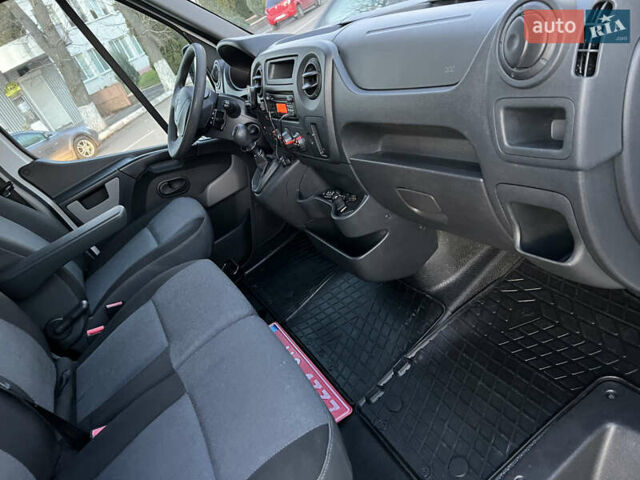 Белый Рено Мастер, объемом двигателя 2.3 л и пробегом 208 тыс. км за 18500 $, фото 53 на Automoto.ua