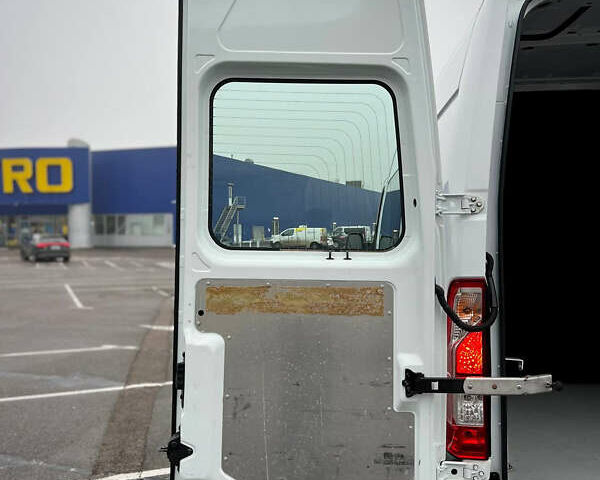 Белый Рено Мастер, объемом двигателя 2.3 л и пробегом 344 тыс. км за 17500 $, фото 43 на Automoto.ua