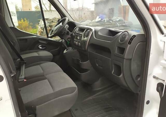 Белый Рено Мастер, объемом двигателя 2.3 л и пробегом 142 тыс. км за 18650 $, фото 15 на Automoto.ua