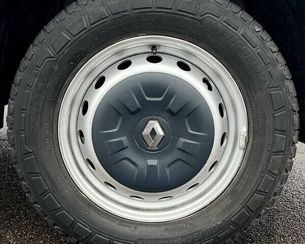 Белый Рено Мастер, объемом двигателя 2.3 л и пробегом 344 тыс. км за 17500 $, фото 13 на Automoto.ua