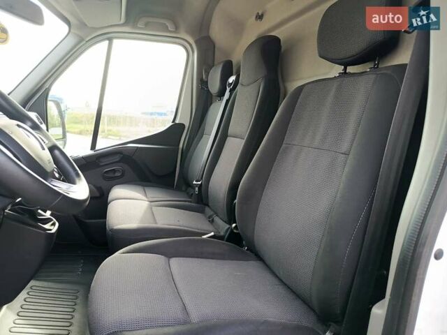 Белый Рено Мастер, объемом двигателя 2.3 л и пробегом 240 тыс. км за 16950 $, фото 14 на Automoto.ua