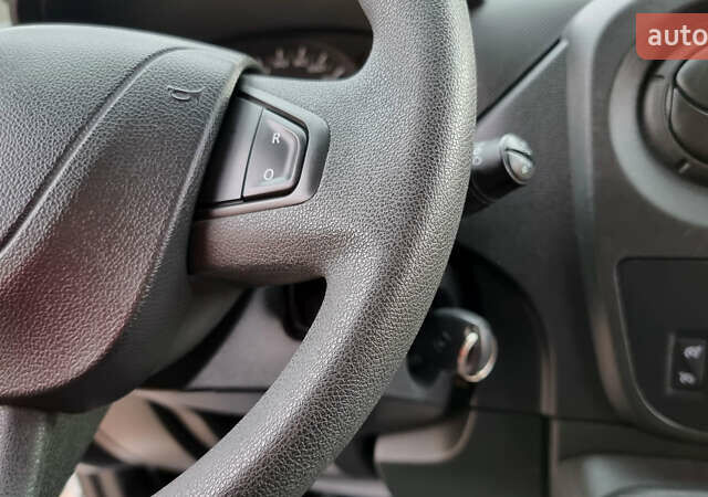 Белый Рено Мастер, объемом двигателя 2.3 л и пробегом 235 тыс. км за 18700 $, фото 33 на Automoto.ua