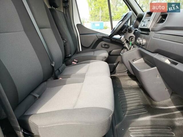 Белый Рено Мастер, объемом двигателя 2.3 л и пробегом 240 тыс. км за 16950 $, фото 12 на Automoto.ua