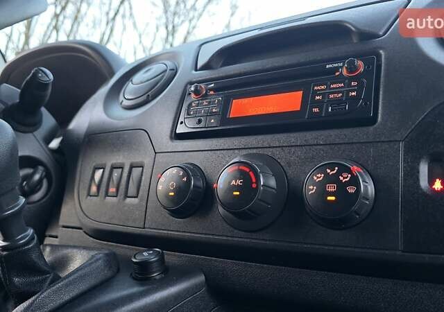 Белый Рено Мастер, объемом двигателя 2.3 л и пробегом 202 тыс. км за 17800 $, фото 26 на Automoto.ua