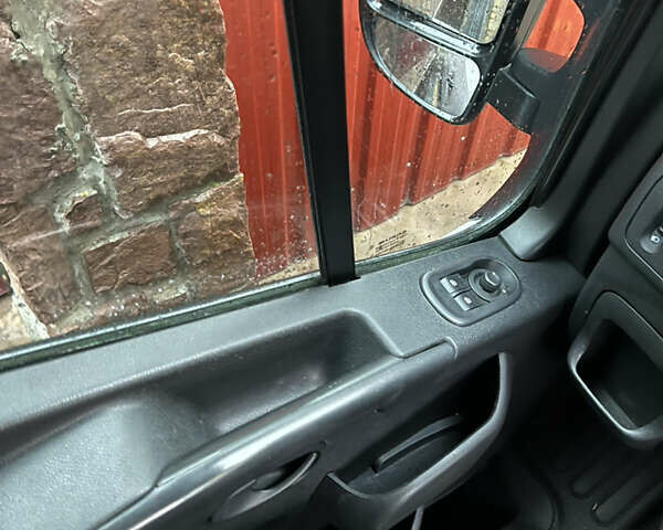 Белый Рено Мастер, объемом двигателя 2.3 л и пробегом 253 тыс. км за 19000 $, фото 10 на Automoto.ua