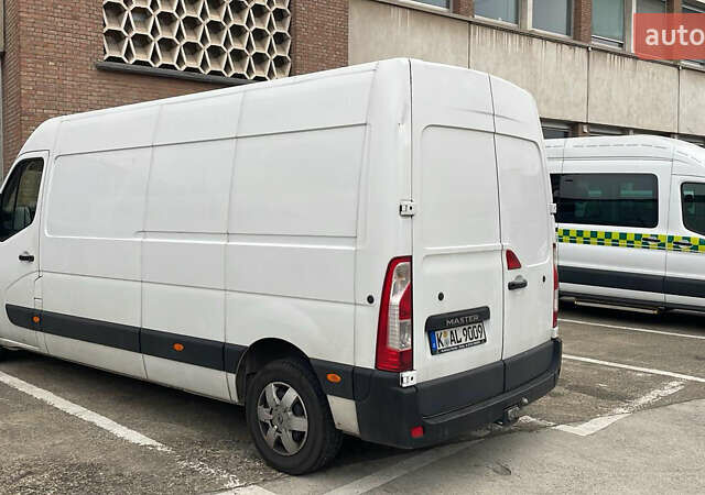 Белый Рено Мастер, объемом двигателя 2.3 л и пробегом 230 тыс. км за 18700 $, фото 4 на Automoto.ua