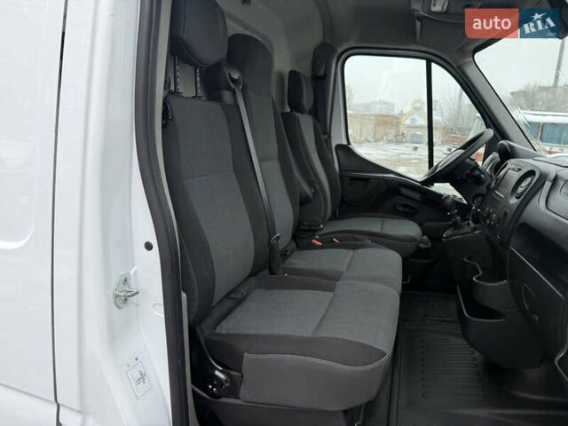 Белый Рено Мастер, объемом двигателя 0 л и пробегом 207 тыс. км за 18700 $, фото 41 на Automoto.ua