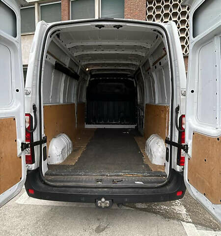 Белый Рено Мастер, объемом двигателя 2.3 л и пробегом 230 тыс. км за 18700 $, фото 5 на Automoto.ua