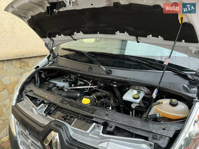 Белый Рено Мастер, объемом двигателя 2.3 л и пробегом 253 тыс. км за 19000 $, фото 37 на Automoto.ua