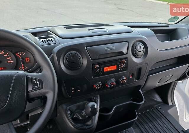 Белый Рено Мастер, объемом двигателя 2.3 л и пробегом 202 тыс. км за 17800 $, фото 8 на Automoto.ua