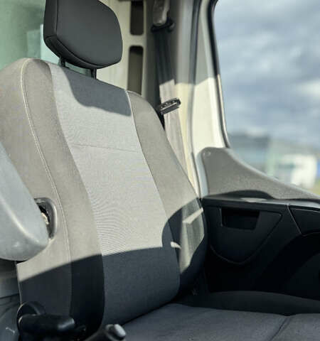 Білий Рено Мастєр, об'ємом двигуна 2.3 л та пробігом 360 тис. км за 17899 $, фото 12 на Automoto.ua