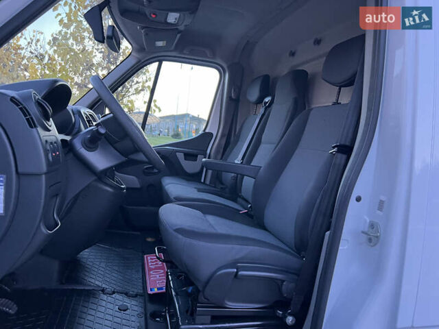 Белый Рено Мастер, объемом двигателя 2.3 л и пробегом 208 тыс. км за 18500 $, фото 43 на Automoto.ua