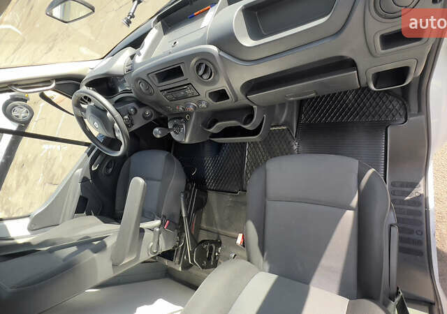 Білий Рено Мастєр, об'ємом двигуна 2.3 л та пробігом 215 тис. км за 13500 $, фото 10 на Automoto.ua