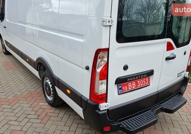 Белый Рено Мастер, объемом двигателя 2.3 л и пробегом 235 тыс. км за 18700 $, фото 11 на Automoto.ua