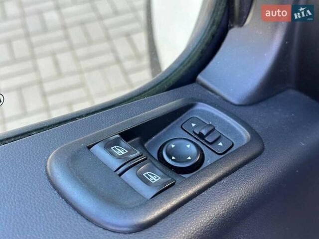Белый Рено Мастер, объемом двигателя 2.3 л и пробегом 298 тыс. км за 26490 $, фото 18 на Automoto.ua