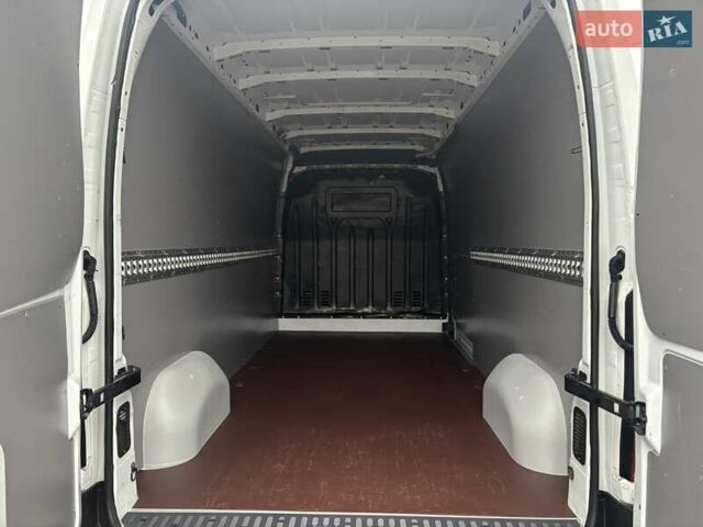 Белый Рено Мастер, объемом двигателя 2.3 л и пробегом 247 тыс. км за 17399 $, фото 16 на Automoto.ua