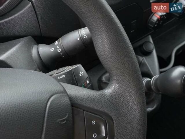 Белый Рено Мастер, объемом двигателя 2.3 л и пробегом 299 тыс. км за 21499 $, фото 33 на Automoto.ua