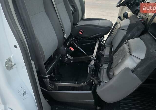 Белый Рено Мастер, объемом двигателя 2.3 л и пробегом 202 тыс. км за 17800 $, фото 29 на Automoto.ua