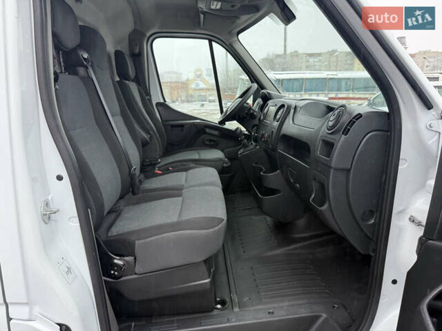 Белый Рено Мастер, объемом двигателя 0 л и пробегом 207 тыс. км за 18700 $, фото 43 на Automoto.ua