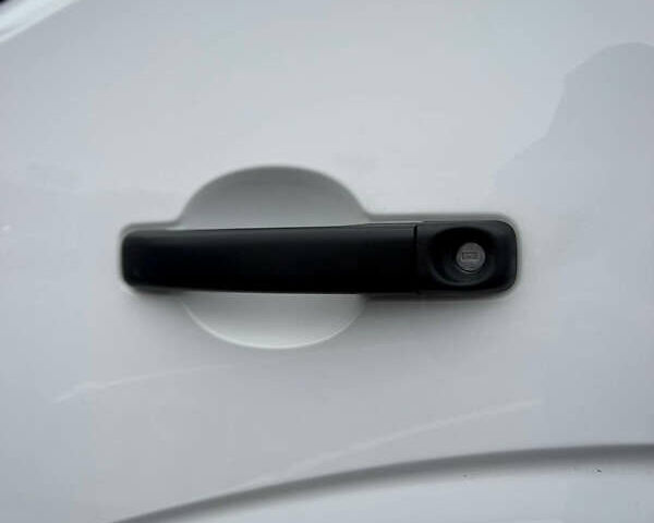 Белый Рено Мастер, объемом двигателя 2.3 л и пробегом 344 тыс. км за 17500 $, фото 15 на Automoto.ua