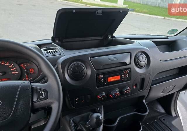 Белый Рено Мастер, объемом двигателя 2.3 л и пробегом 202 тыс. км за 17800 $, фото 15 на Automoto.ua