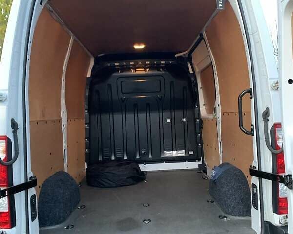 Білий Рено Мастєр, об'ємом двигуна 2.3 л та пробігом 265 тис. км за 17700 $, фото 16 на Automoto.ua