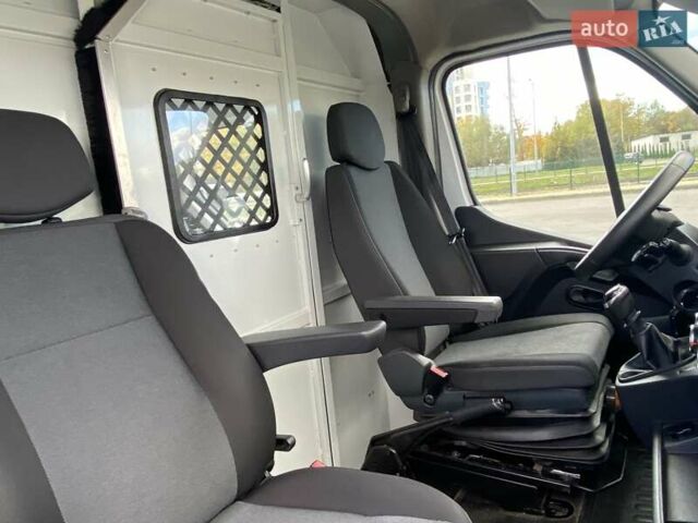 Рено Мастер 2019 в Львове на Automoto.ua Белый Рено Мастер, объемом двигателя 2.3 л и пробегом 294 тыс. км за 19650 $, фото 23 на Automoto.ua