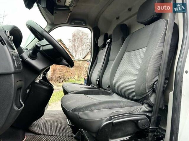 Білий Рено Мастєр, об'ємом двигуна 2.3 л та пробігом 401 тис. км за 17500 $, фото 4 на Automoto.ua