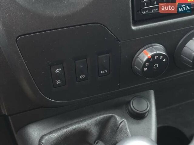 Белый Рено Мастер, объемом двигателя 2.3 л и пробегом 299 тыс. км за 21499 $, фото 32 на Automoto.ua