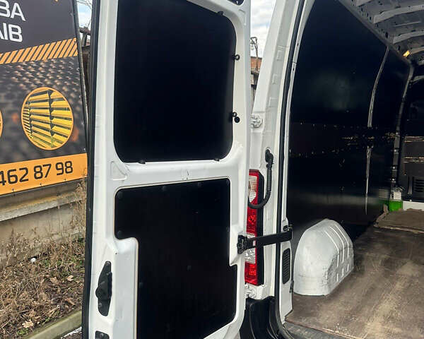 Білий Рено Мастєр, об'ємом двигуна 2.3 л та пробігом 247 тис. км за 15000 $, фото 7 на Automoto.ua