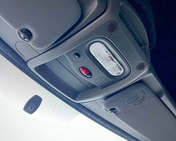 Белый Рено Мастер, объемом двигателя 2.3 л и пробегом 344 тыс. км за 17500 $, фото 31 на Automoto.ua