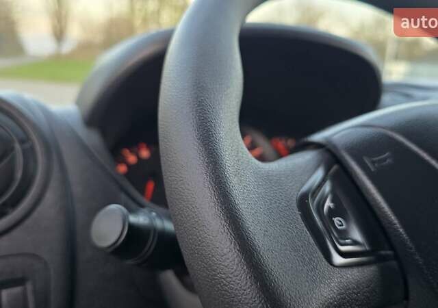 Белый Рено Мастер, объемом двигателя 2.3 л и пробегом 202 тыс. км за 17800 $, фото 21 на Automoto.ua