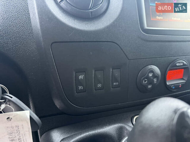 Белый Рено Мастер, объемом двигателя 0 л и пробегом 207 тыс. км за 18700 $, фото 30 на Automoto.ua