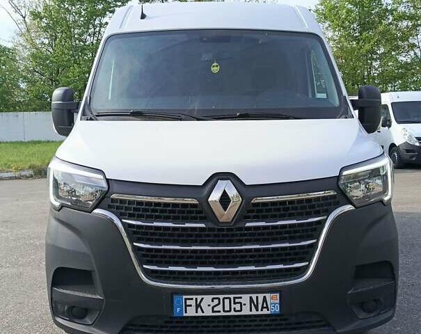 Белый Рено Мастер, объемом двигателя 2.3 л и пробегом 240 тыс. км за 16950 $, фото 1 на Automoto.ua