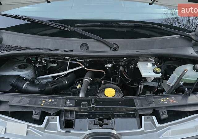 Белый Рено Мастер, объемом двигателя 2.3 л и пробегом 202 тыс. км за 17800 $, фото 42 на Automoto.ua