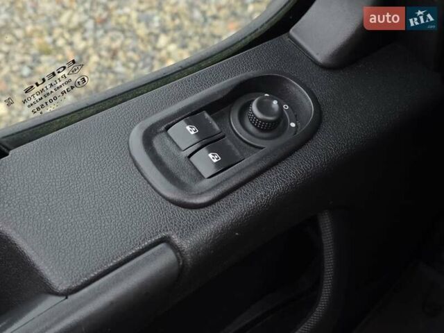 Белый Рено Мастер, объемом двигателя 2.3 л и пробегом 299 тыс. км за 21499 $, фото 35 на Automoto.ua