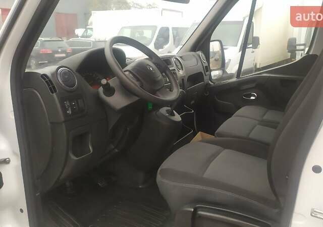 Белый Рено Мастер, объемом двигателя 2.3 л и пробегом 142 тыс. км за 18650 $, фото 11 на Automoto.ua