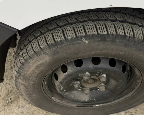 Белый Рено Мастер, объемом двигателя 2.3 л и пробегом 383 тыс. км за 19800 $, фото 7 на Automoto.ua