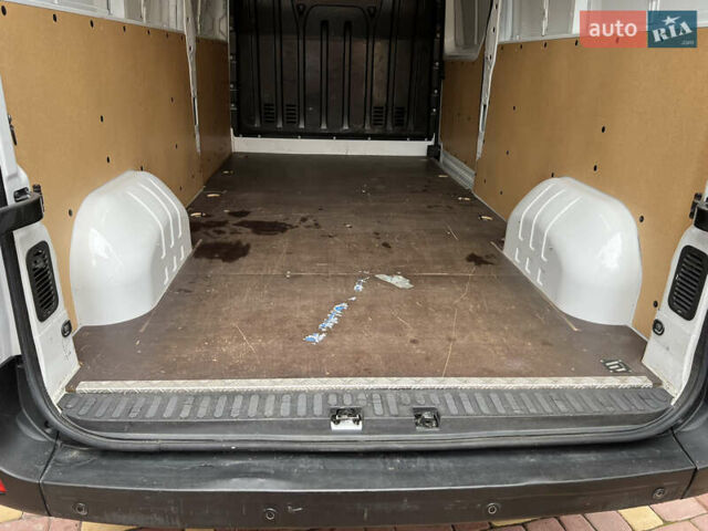 Белый Рено Мастер, объемом двигателя 2.3 л и пробегом 253 тыс. км за 19000 $, фото 32 на Automoto.ua