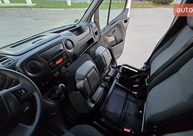 Белый Рено Мастер, объемом двигателя 2.3 л и пробегом 202 тыс. км за 17800 $, фото 18 на Automoto.ua