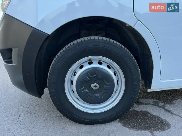 Белый Рено Мастер, объемом двигателя 2.3 л и пробегом 208 тыс. км за 18500 $, фото 21 на Automoto.ua