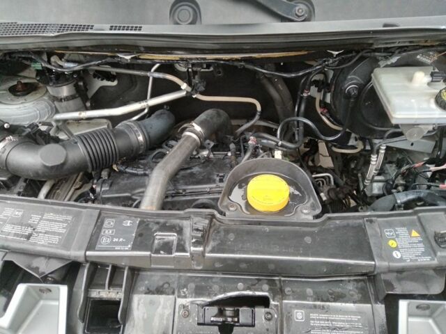 Белый Рено Мастер, объемом двигателя 2.3 л и пробегом 168 тыс. км за 15800 $, фото 5 на Automoto.ua