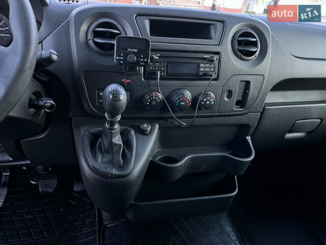 Белый Рено Мастер, объемом двигателя 2.3 л и пробегом 208 тыс. км за 18500 $, фото 37 на Automoto.ua