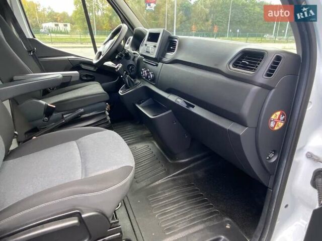 Рено Мастер 2019 в Львове на Automoto.ua Белый Рено Мастер, объемом двигателя 2.3 л и пробегом 294 тыс. км за 19650 $, фото 24 на Automoto.ua