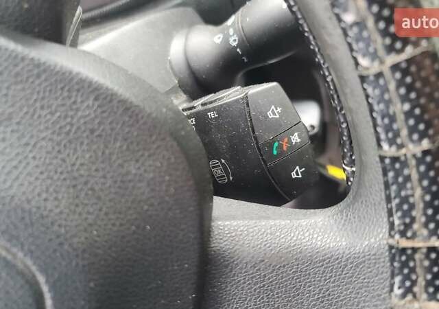 Белый Рено Мастер, объемом двигателя 2.3 л и пробегом 381 тыс. км за 16600 $, фото 7 на Automoto.ua