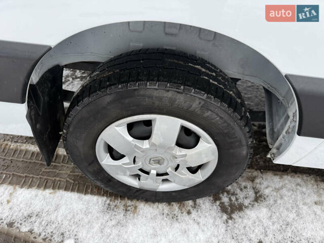 Белый Рено Мастер, объемом двигателя 0 л и пробегом 207 тыс. км за 18700 $, фото 14 на Automoto.ua