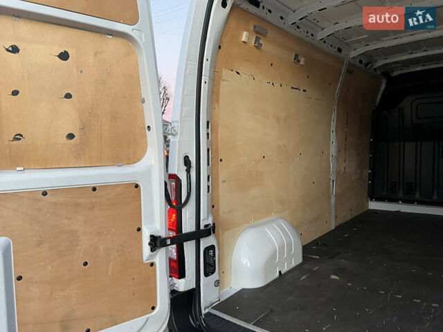 Белый Рено Мастер, объемом двигателя 2.3 л и пробегом 208 тыс. км за 18500 $, фото 61 на Automoto.ua