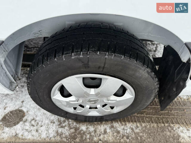 Белый Рено Мастер, объемом двигателя 0 л и пробегом 207 тыс. км за 18700 $, фото 11 на Automoto.ua