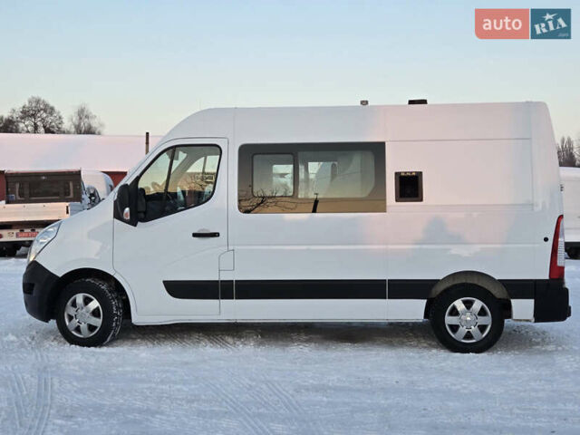 Белый Рено Мастер, объемом двигателя 2.3 л и пробегом 189 тыс. км за 22500 $, фото 3 на Automoto.ua